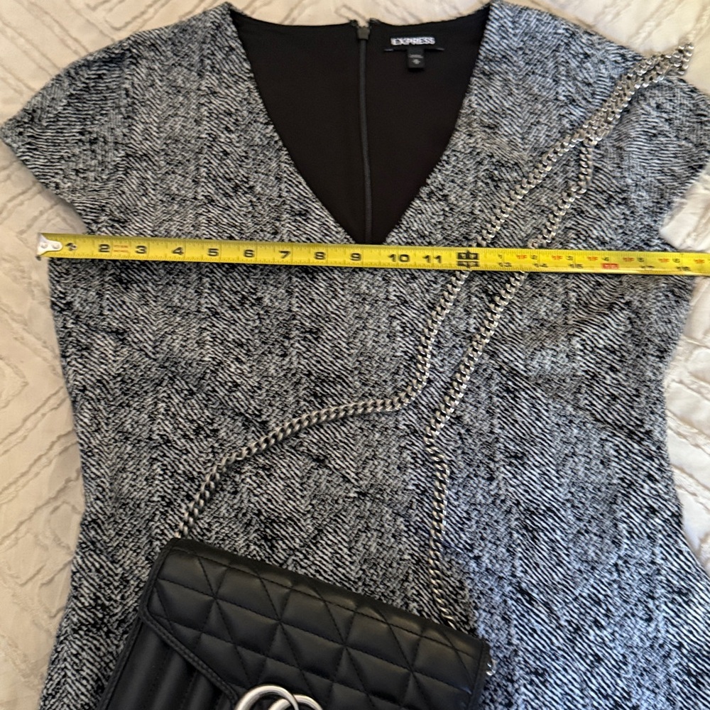 Express - Picture 7 of 7